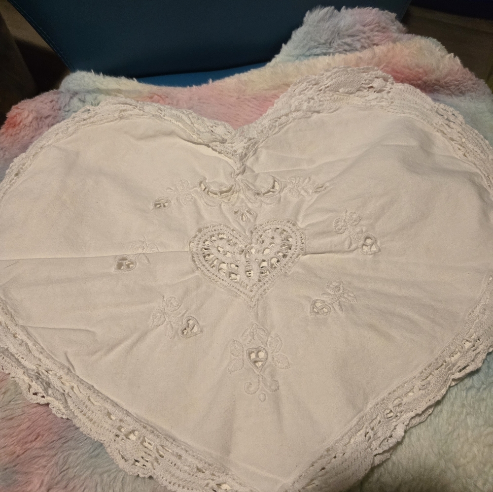 Battenburg Lace Heart-shaped Cotton Placemats. Set Of 4.